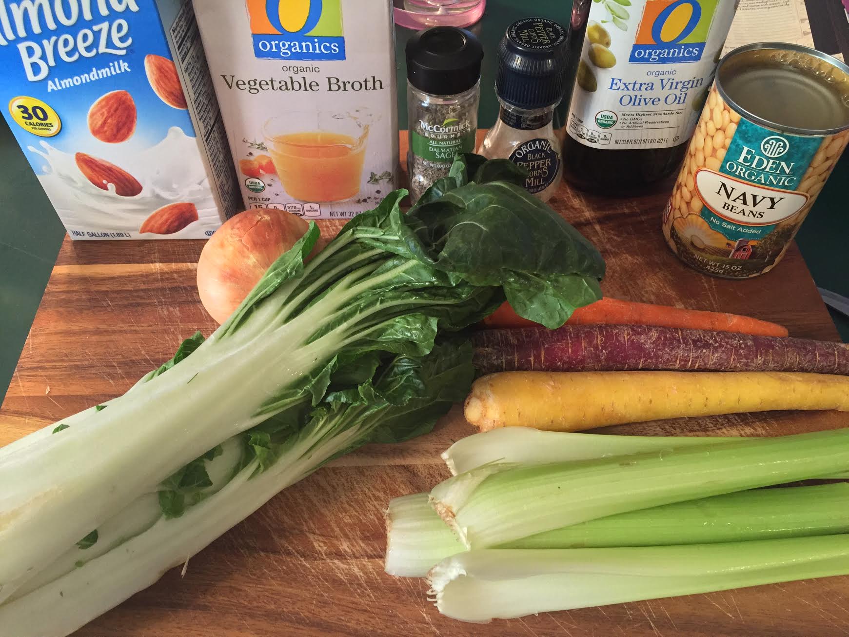 creamy-roasted-garlic-white-bean-soup-ingredients