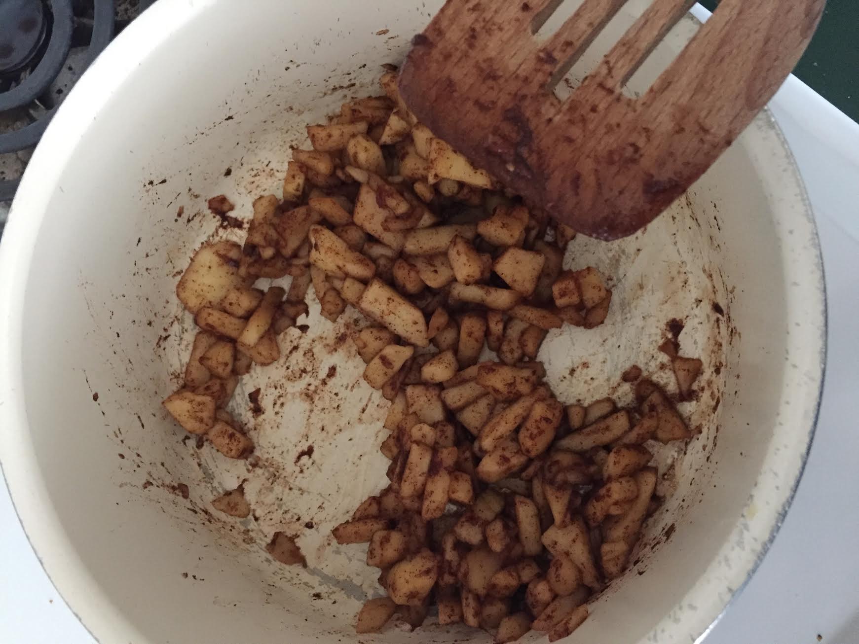 apple-oatmeal-muffins-apple