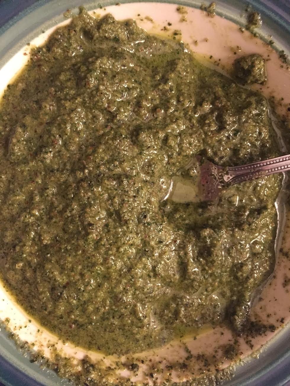 pesto-cashew-ricotta-pizza-pesto